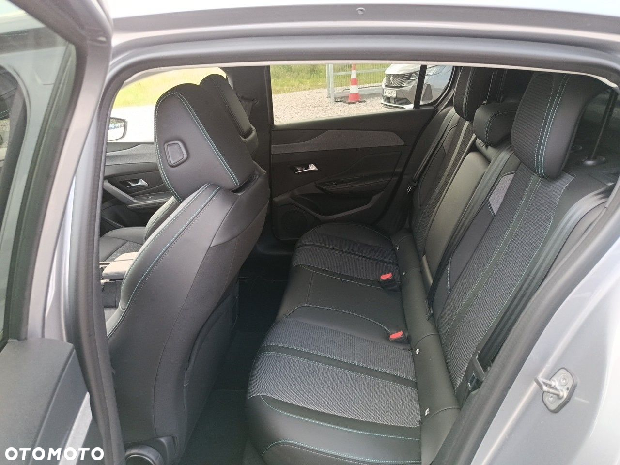 Peugeot 308 1.2 PureTech Allure S&S EAT8 - 10
