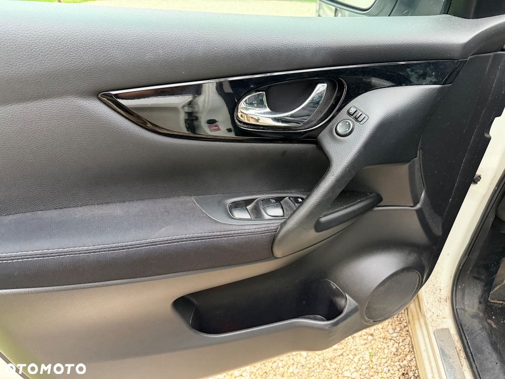 Nissan Qashqai 1.5 dCi DPF acenta - 13