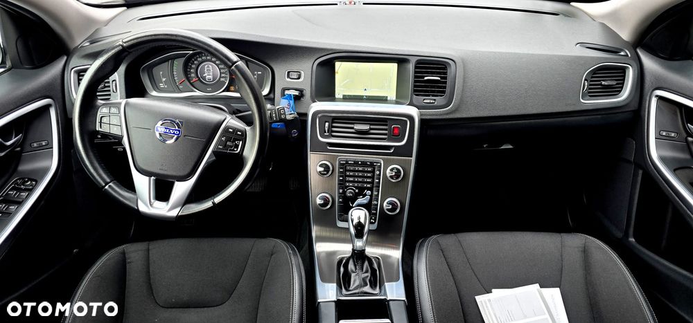 Volvo V60 D4 Drive-E Momentum - 26