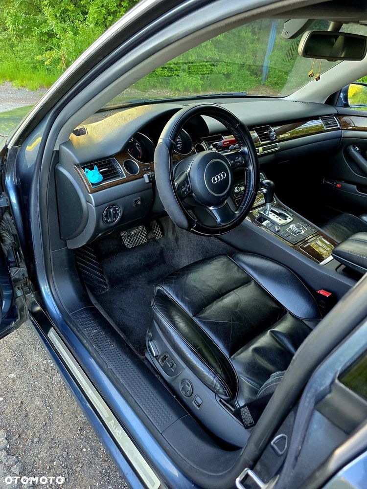 Audi A8 4.2 Quattro - 8