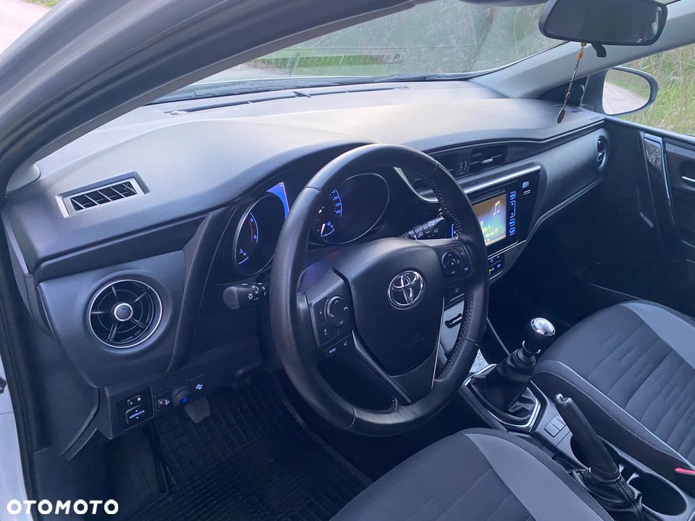 Toyota Auris - 35