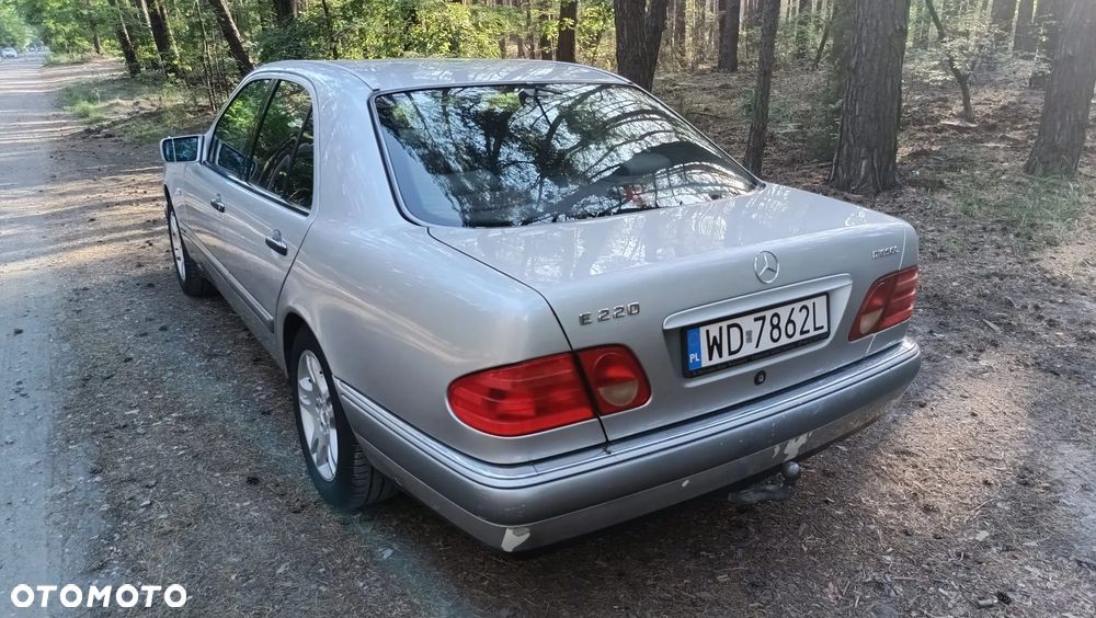 Mercedes-Benz Klasa E 220 D Elegance - 8