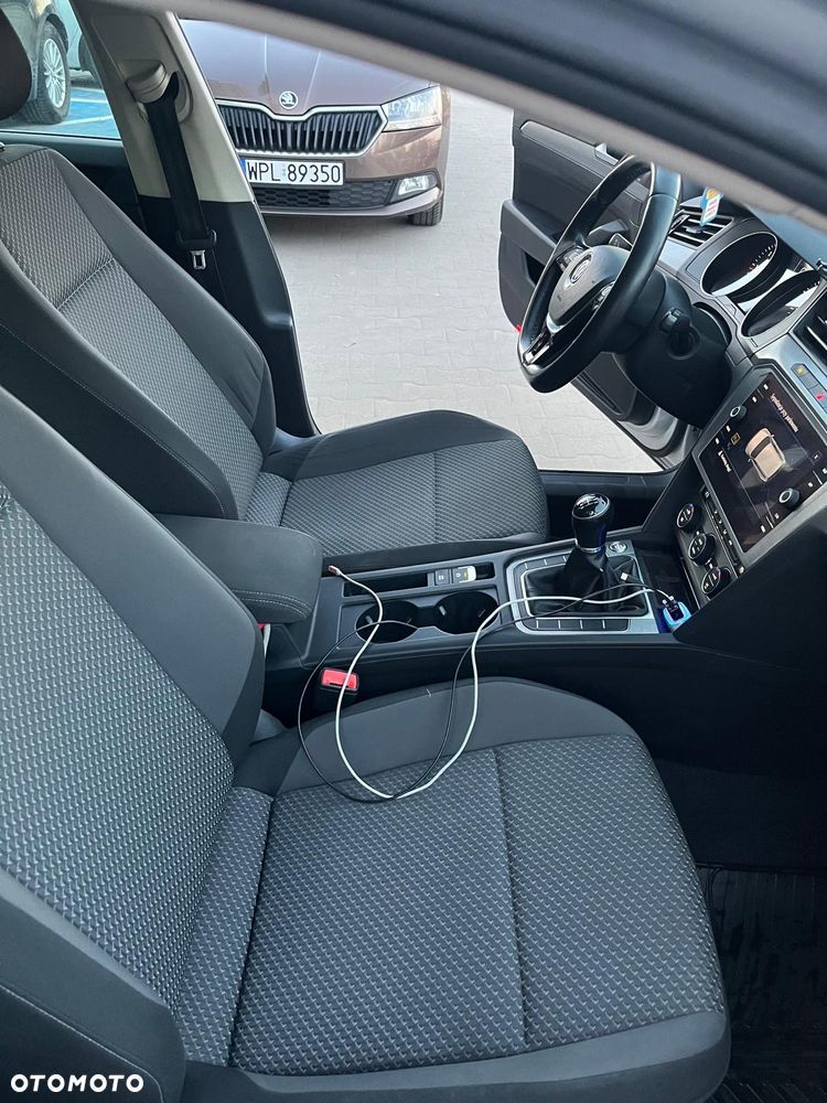 Volkswagen Passat - 5