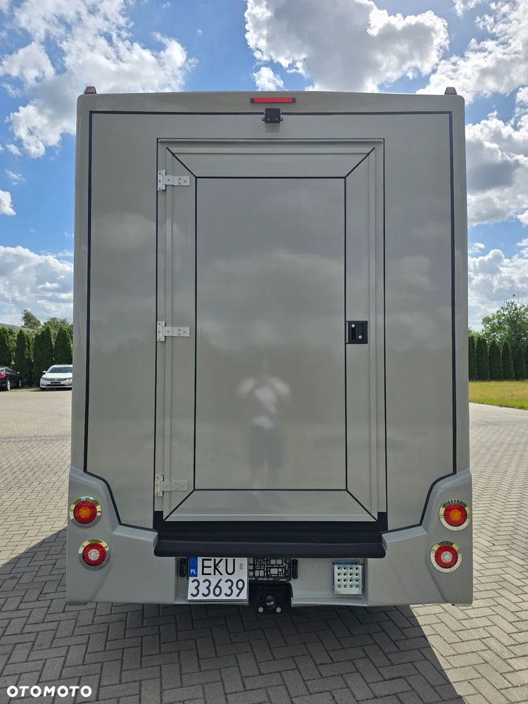 Mercedes-Benz Koniowóz-Sprinter - 12