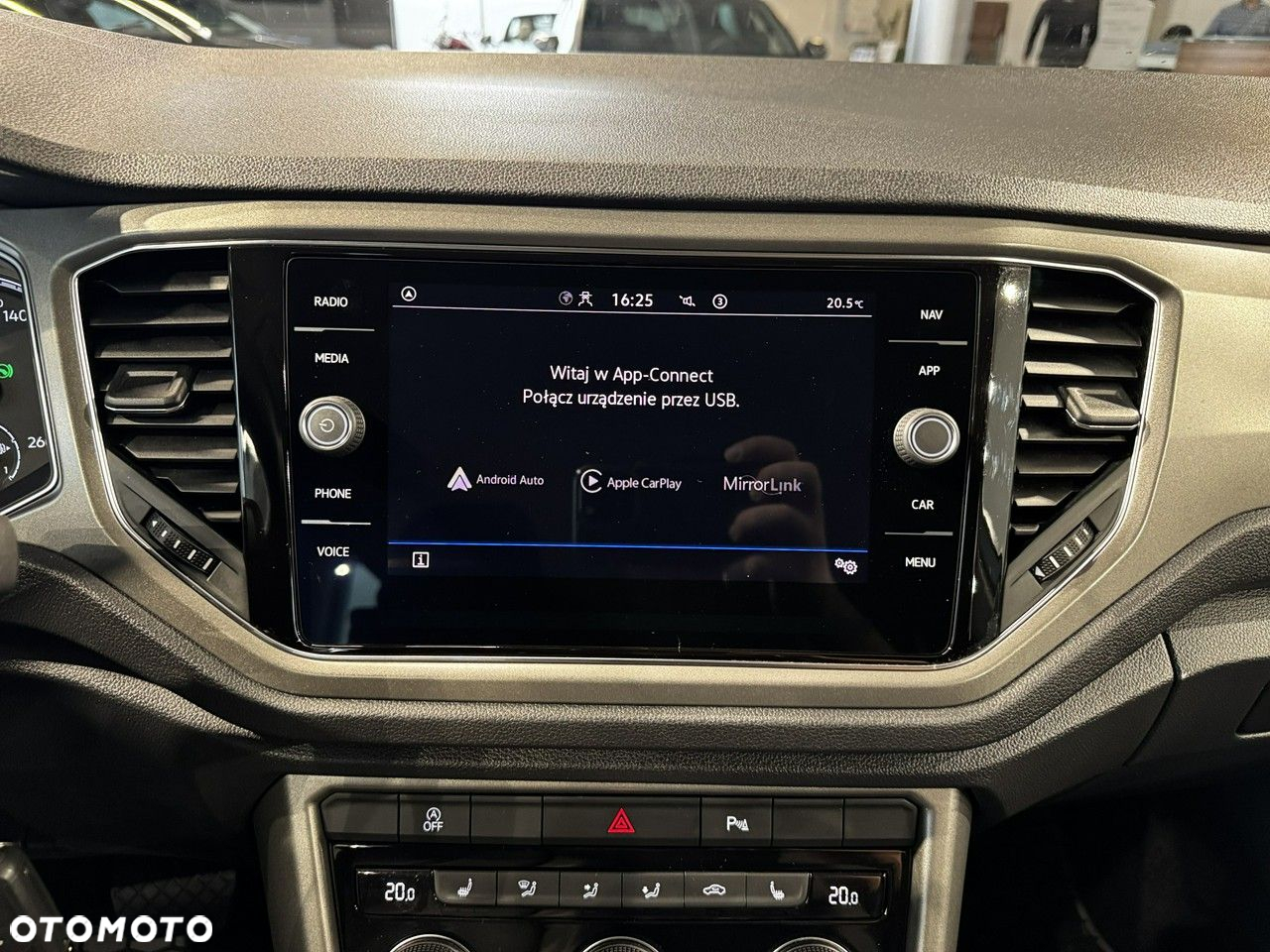 Volkswagen T-Roc - 24