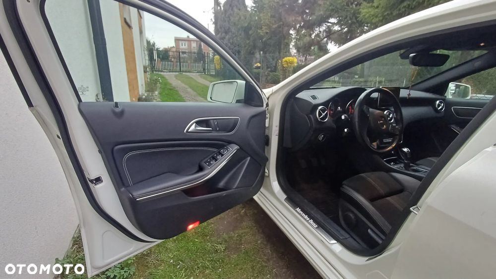 Mercedes-Benz Klasa A 180 (BlueEFFICIENCY) Urban - 15