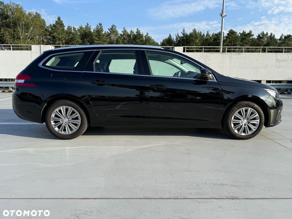 Peugeot 308 SW 1.2 PureTech GPF Allure S&S EAT8 - 9