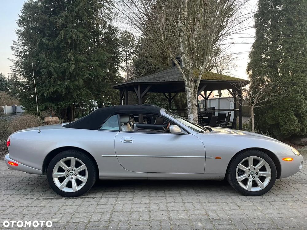 Jaguar XK8 Cabriolet - 39