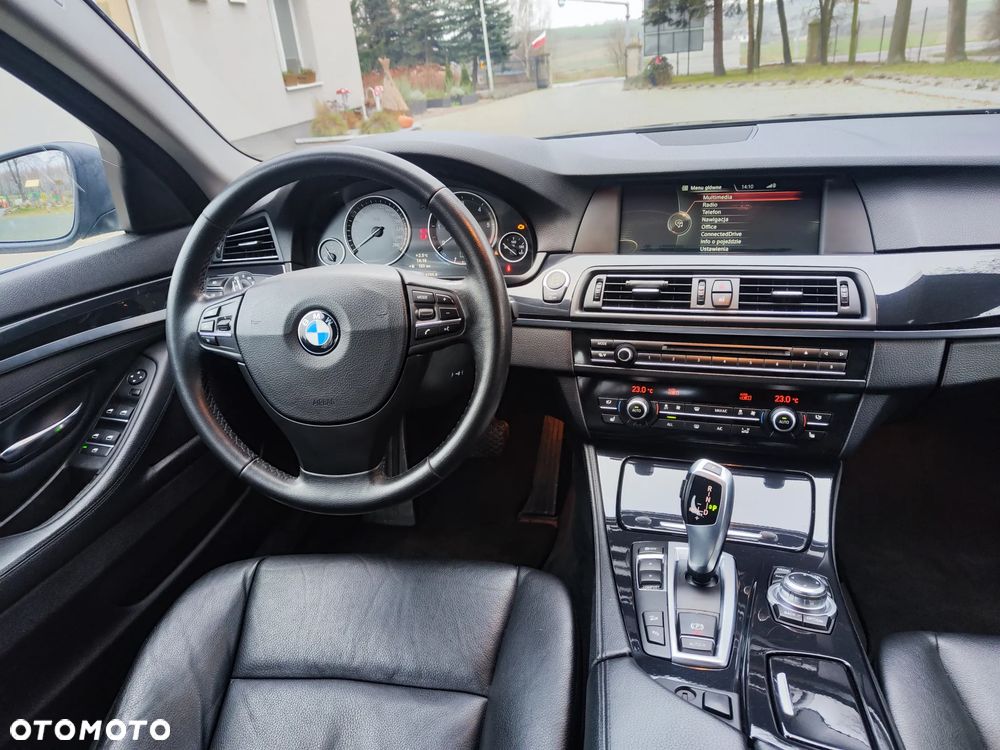 BMW Seria 5 525d xDrive Sport-Aut Luxury Line - 26