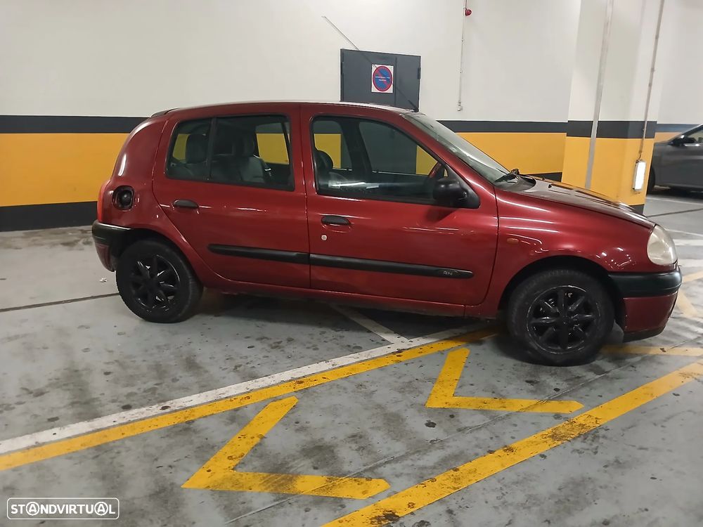 Renault Clio - 7