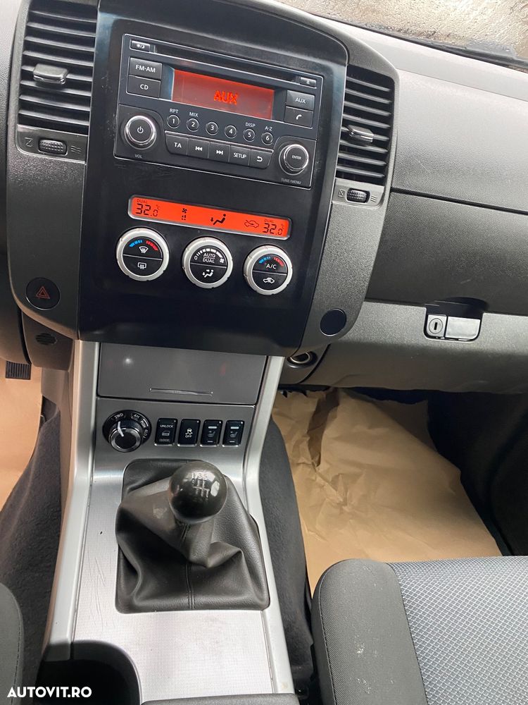 Nissan Navara 2.5 dCi Double Cab LE Plus - 11