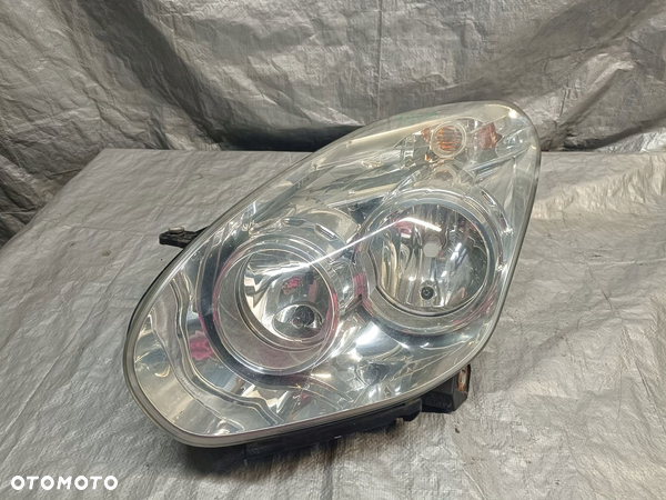 Opel Combo D lampa lewa przód 520868580E