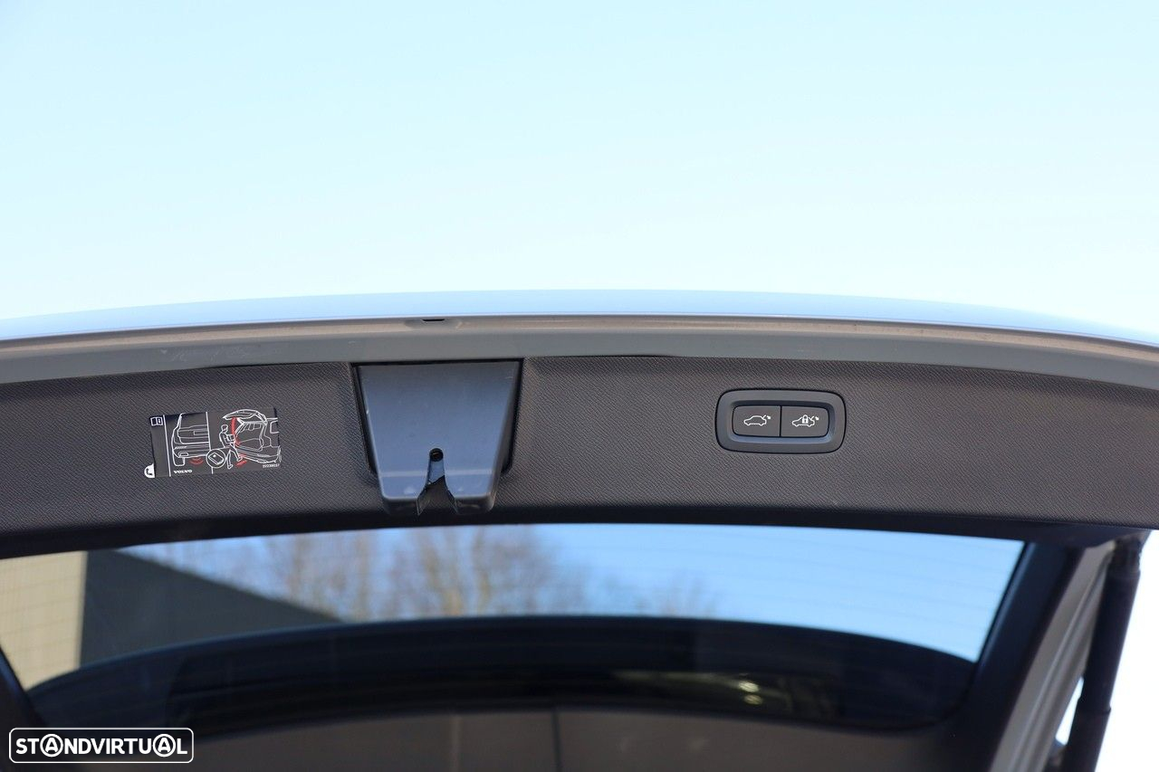 Volvo XC 90 2.0 T8 PHEV Plus Dark AWD - 4