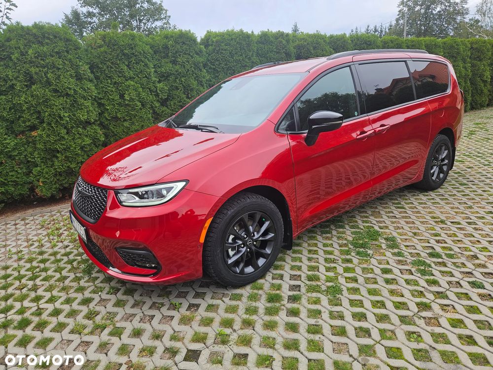 Chrysler Pacifica - 1