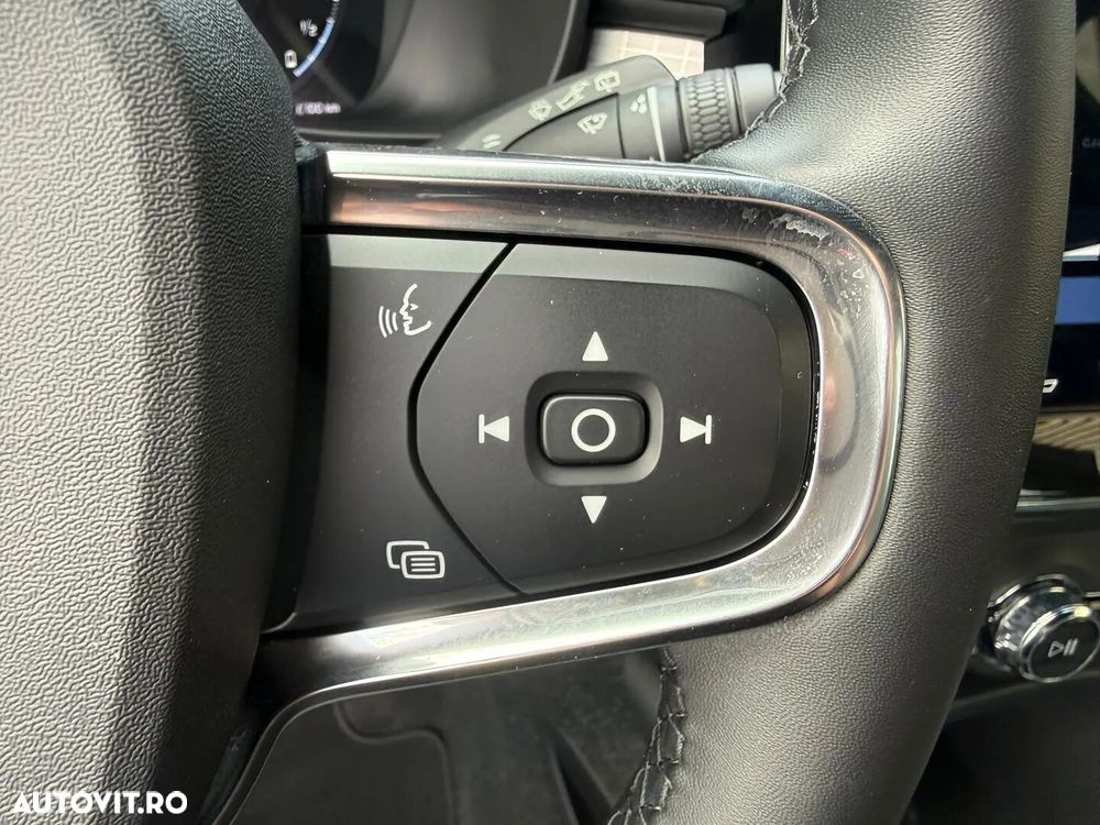 VOLVO XC40 2022 — imagine 14