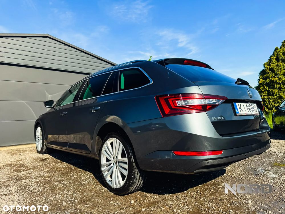Skoda Superb 2.0 TDI DSG Style - 8
