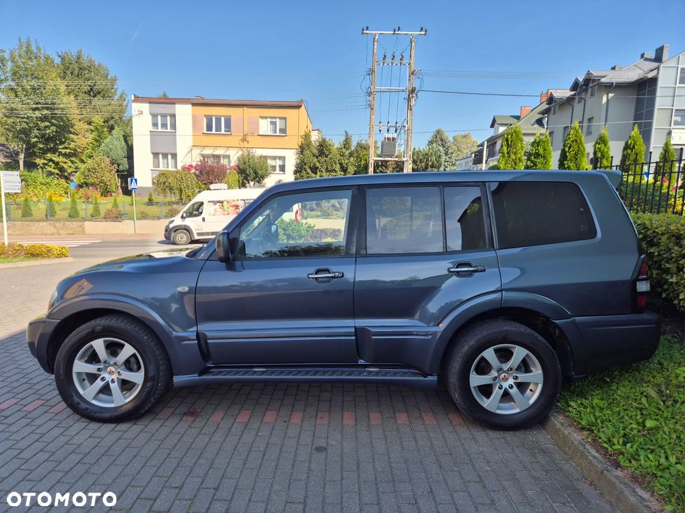 Mitsubishi Pajero - 4