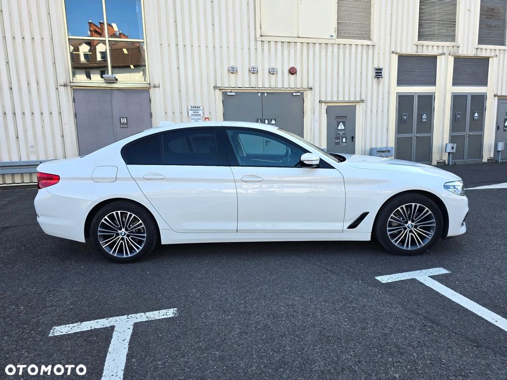 BMW Seria 5 530e iPerformance Luxury Line sport - 4