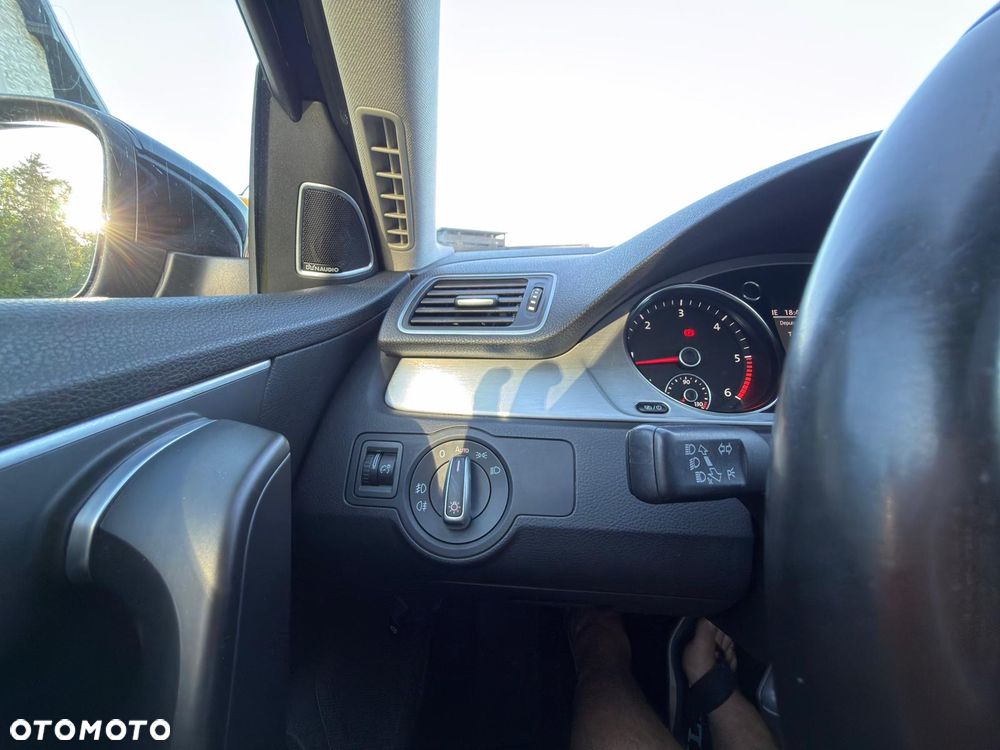 Volkswagen Passat 1.6 TDI BlueMotion Technology Highline - 19