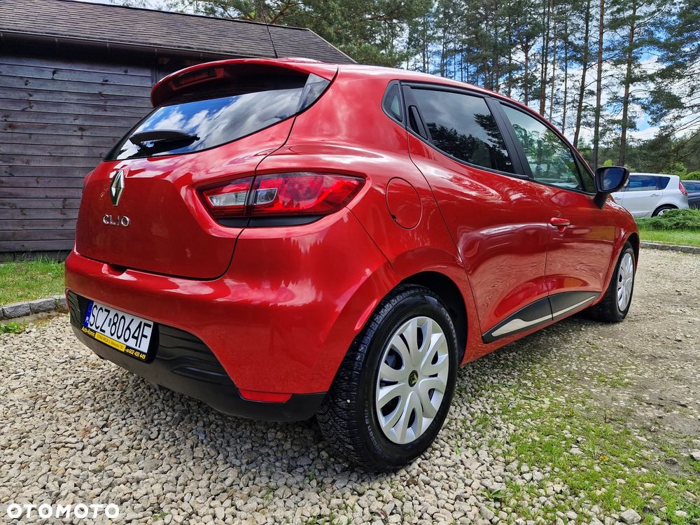 Renault Clio 1.2 16V 75 Life - 17