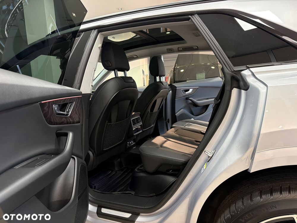 Audi Q8 55 TFSI quattro tiptronic - 28