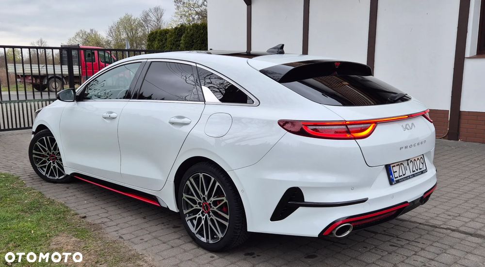 Kia ProCeed 1.6 T-GDI GT DCT - 11