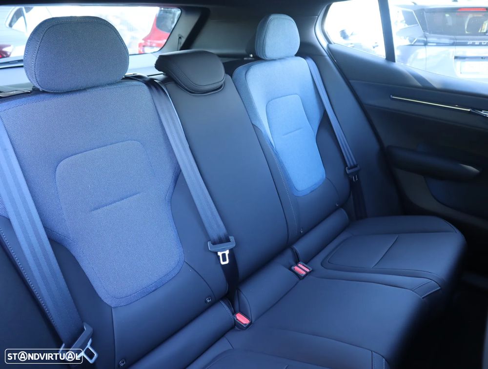 Volvo EX30 Single Motor Extended Range RWD Core - 22