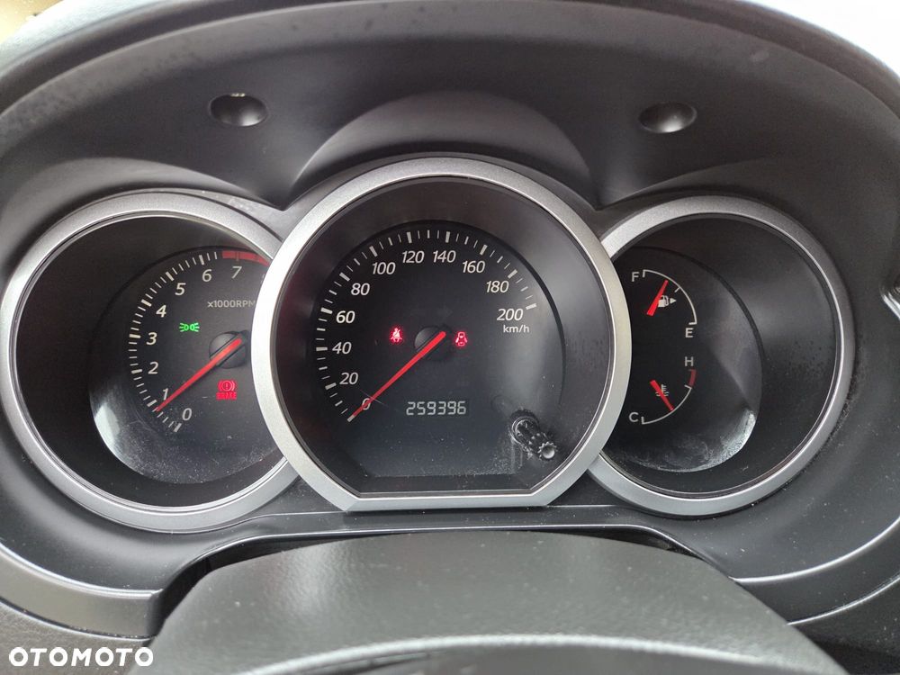 Suzuki Grand Vitara 2.0 Club Family - 11