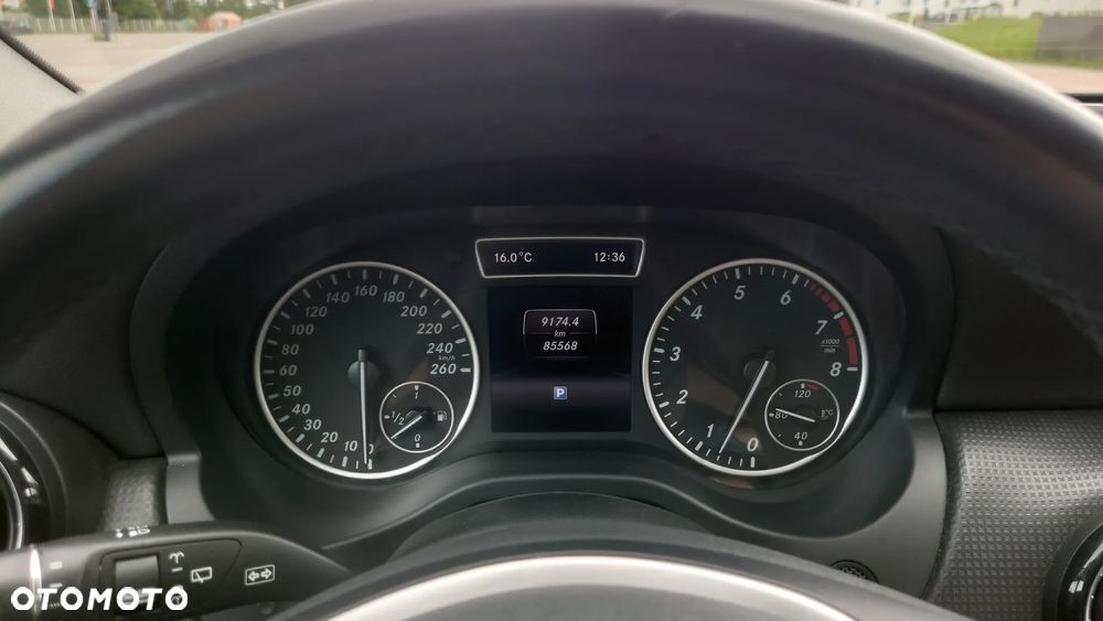 Mercedes-Benz Klasa A 180 (BlueEFFICIENCY) - 36