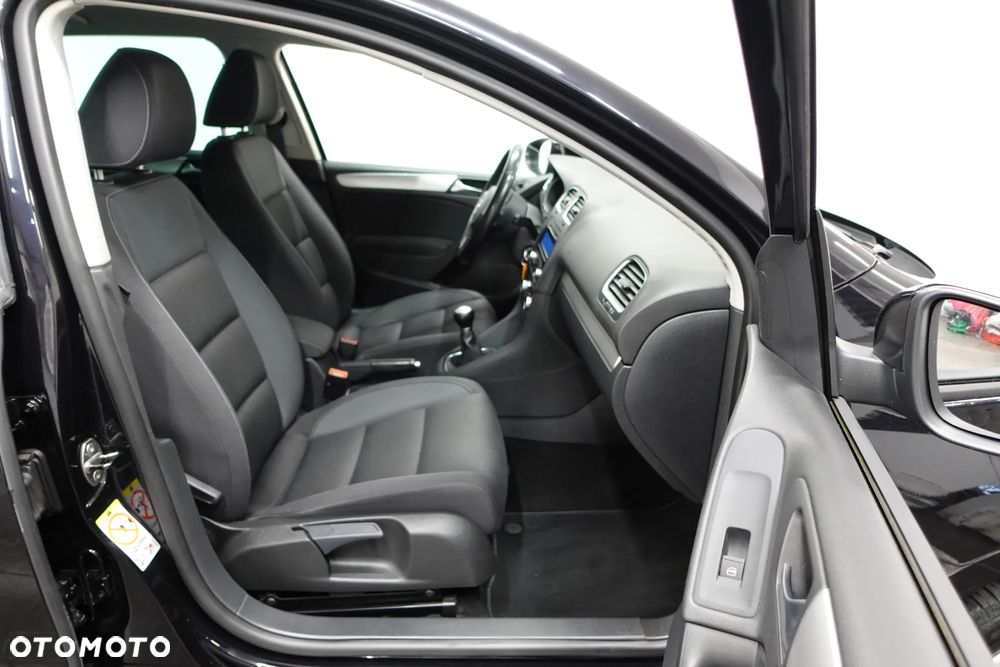 Volkswagen Golf 1.6 TDI DPF Comfortline - 27