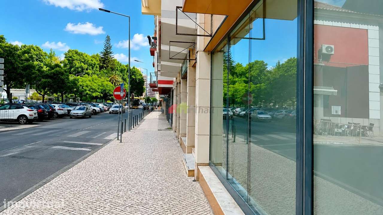 Loja com 127 m2 para Arrendamento – Av. Alexandre Herculano, Bonfim, S - Grande imagem: 4/22