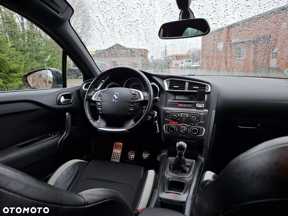 Citroën DS4 HDi 165 SportChic - 11