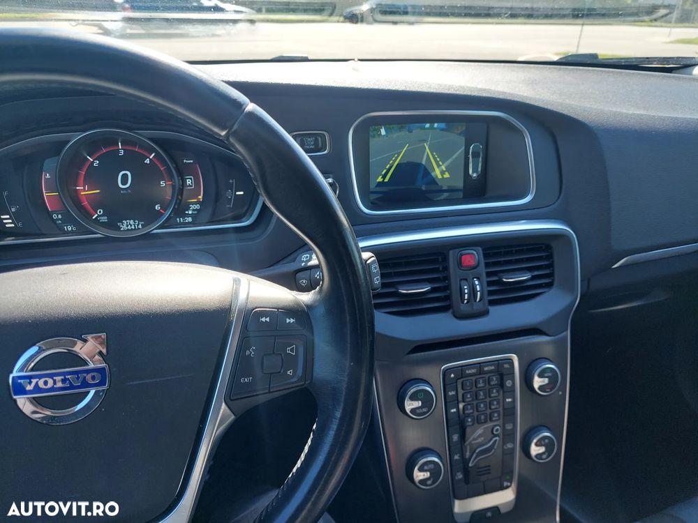 Volvo V40 D4 Momentum - 5