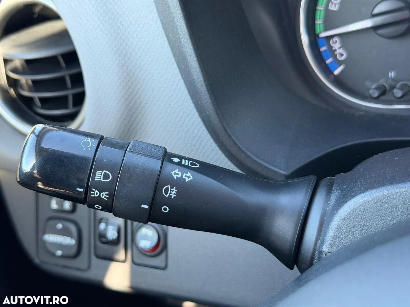 Toyota Yaris 1.5 VVT-i HSD Sol - 29