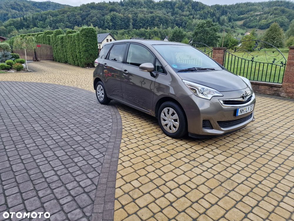 Toyota Verso S - 2