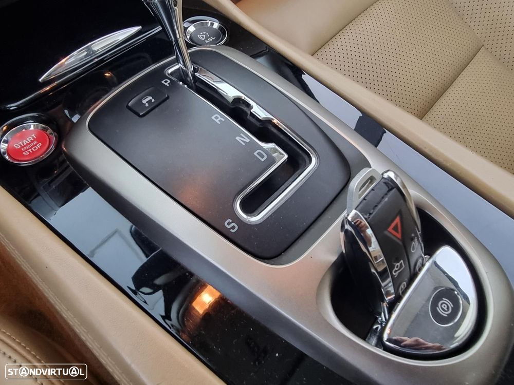 Jaguar XK 4.2 V8 - 23