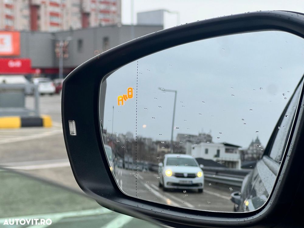 Volkswagen T-Roc 2.0 TDI SCR DSG Style - 17