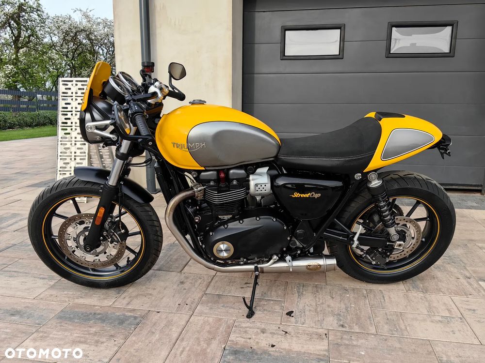 Triumph Bonneville - 2