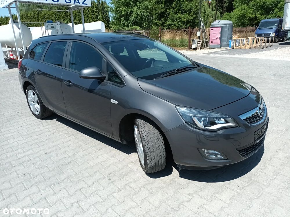 Opel Astra 1.6 Turbo Edition - 3