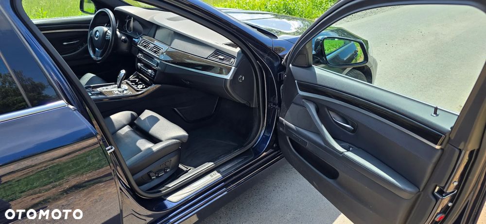 BMW Seria 5 525d xDrive Luxury Line - 9