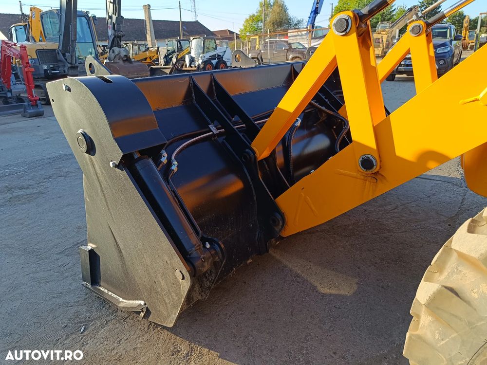 JCB 3CX - 8