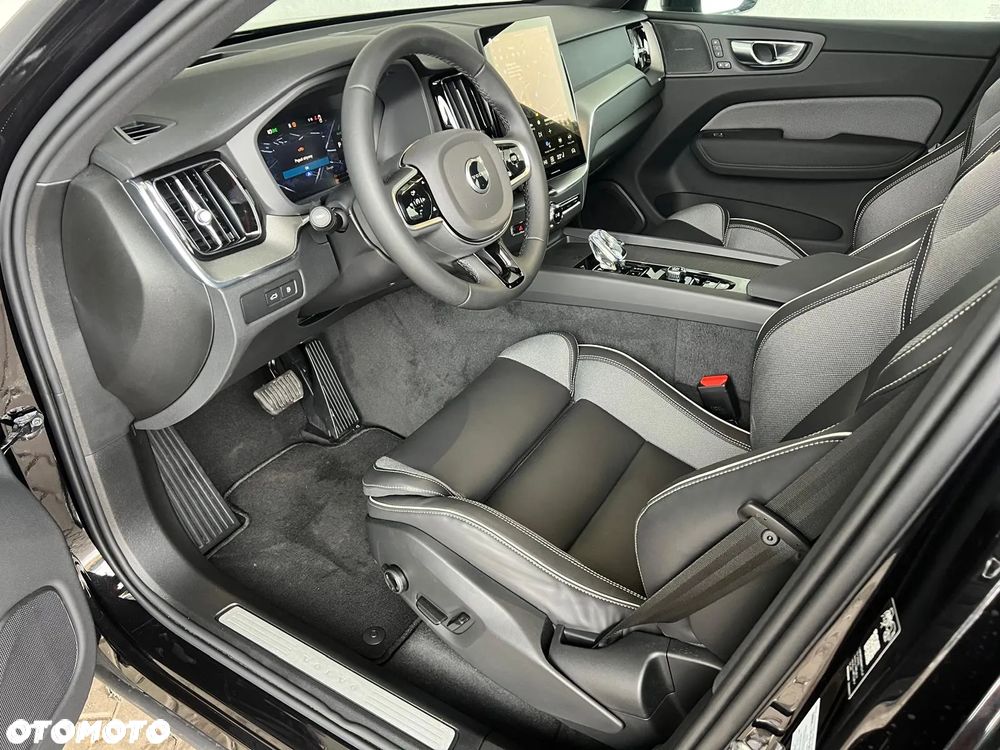 Volvo XC 60 T8 Plug-In Hybrid AWD Plus Black Edition - 15