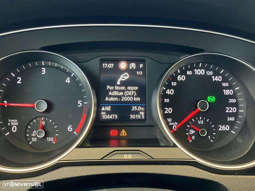 VW Passat Variant 2.0 TDI Business DSG - 12