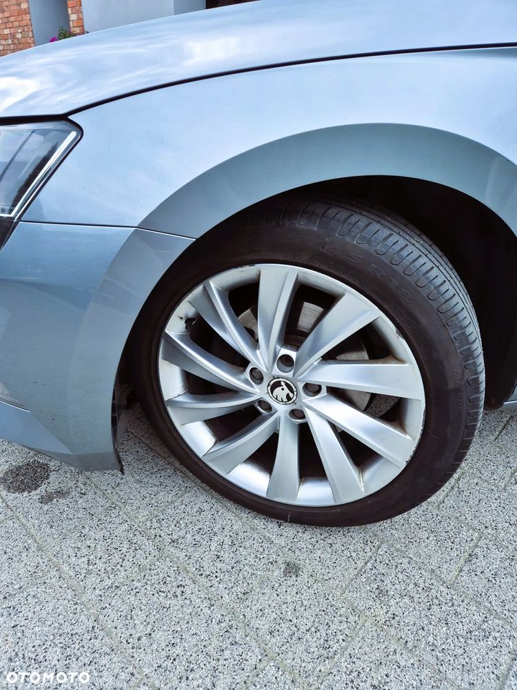 Skoda Superb 2.0 TDI Style DSG - 23