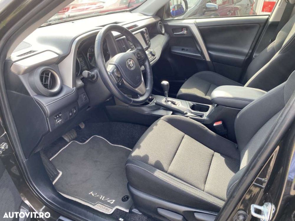 Toyota RAV4 - 4