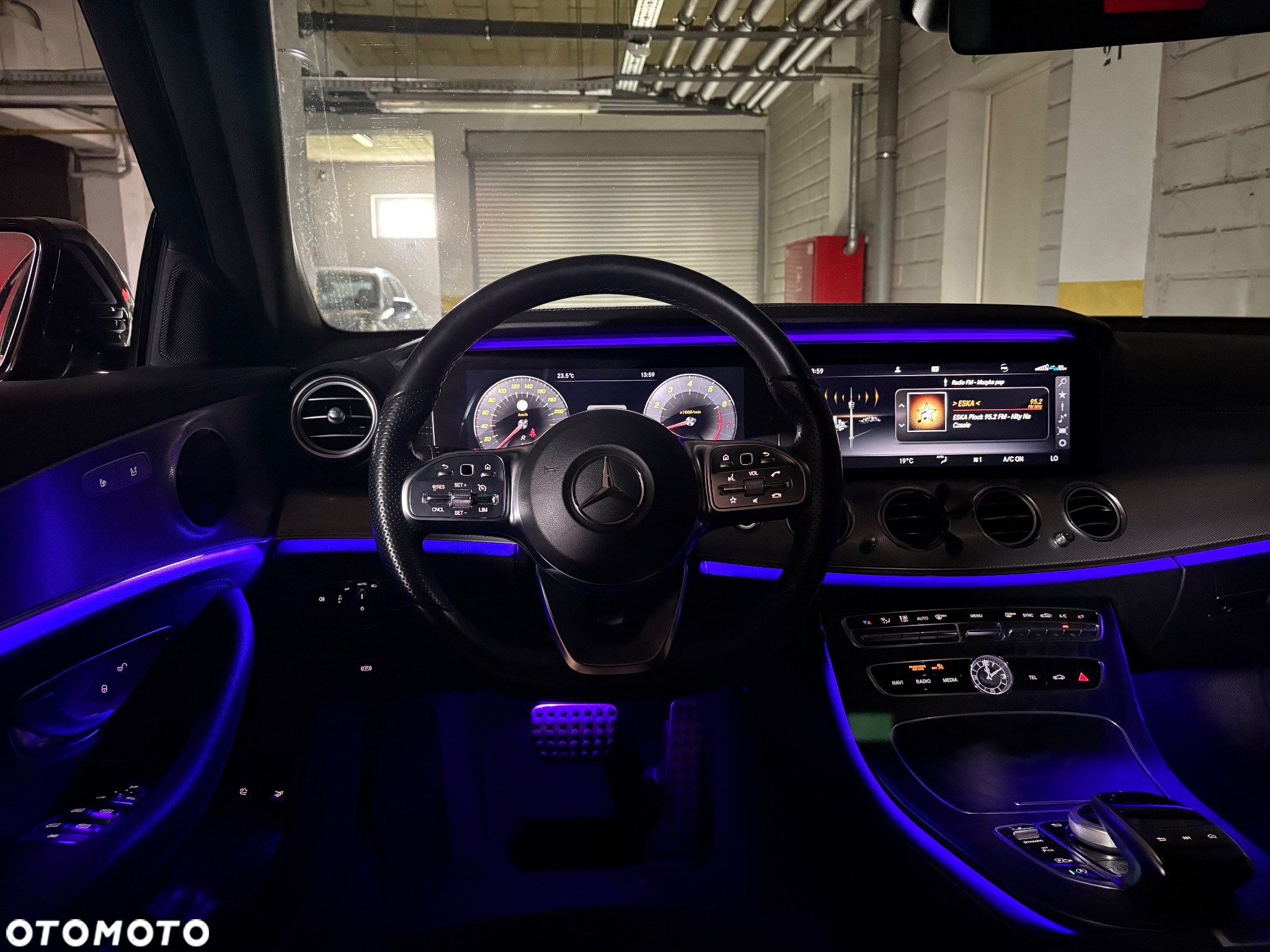 Mercedes-Benz Klasa E 200 T 9G-TRONIC AMG Line - 39