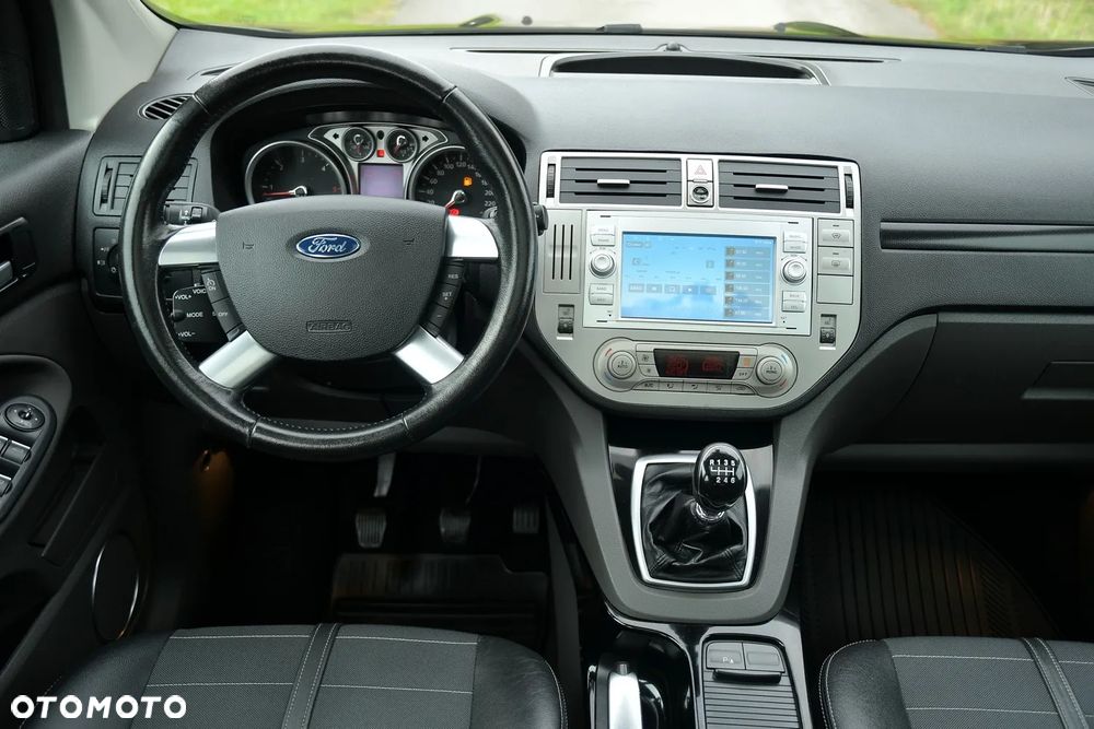Ford Kuga 2.0 TDCi 4x4 Titanium - 29
