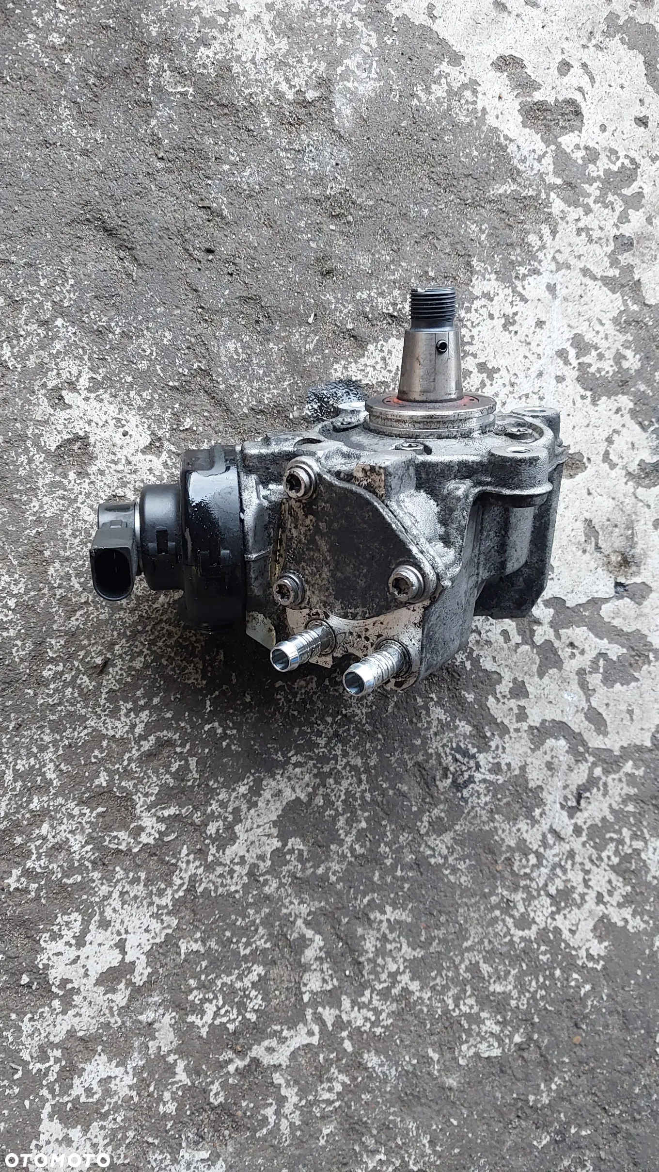 VW CRAFTER T6 2.0 TDI POMA WTRYSKOWA 04L130755L - 3