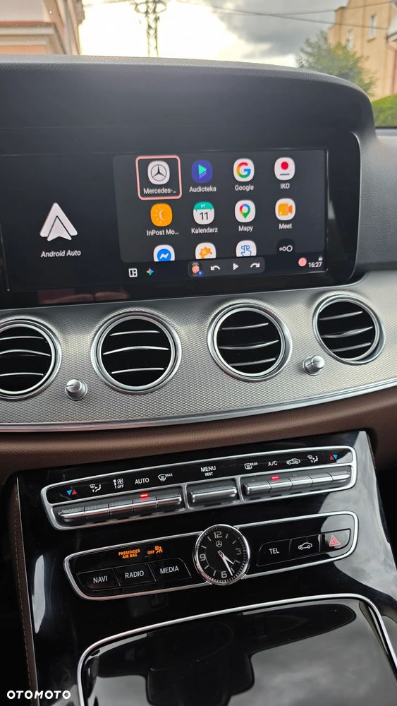 Mercedes-Benz Klasa E 220 d 4-Matic 9G-TRONIC - 25