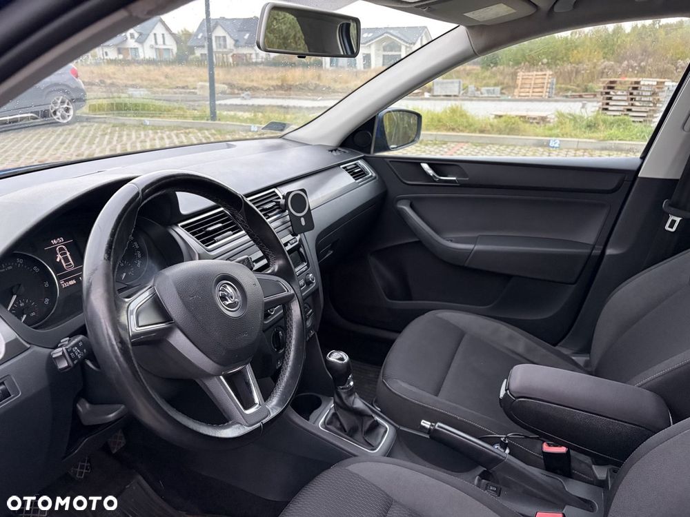 Skoda RAPID 1.2 TSI Active Max - 10